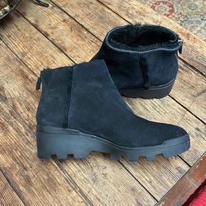 Eileen Fisher Rescue Weatherproof Suede Bootie sz7.5